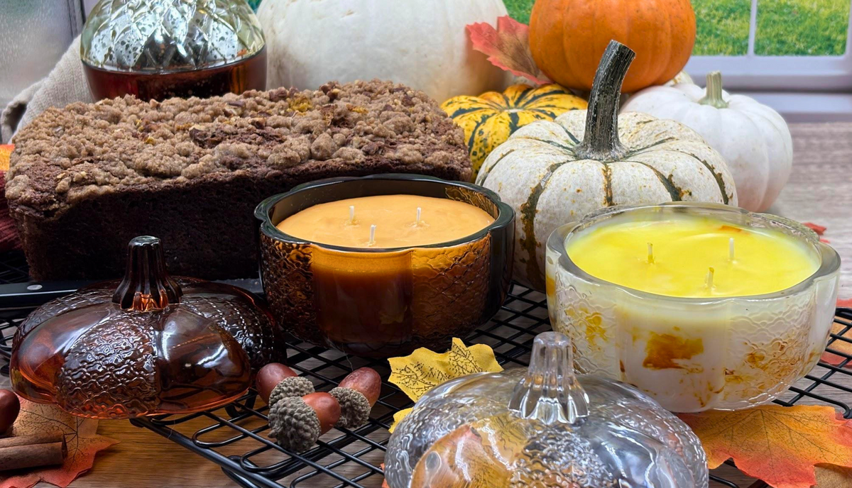 Pumpkin Bread & Bruleed Bananas - 8.5 oz Harvest Glass Pumpkin with Lid
